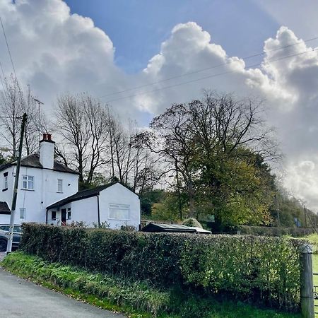 Tollgate House - Luxury Cozy Cottage - Huge Hot Tub - Alton Towers Cheadle  Kültér fotó