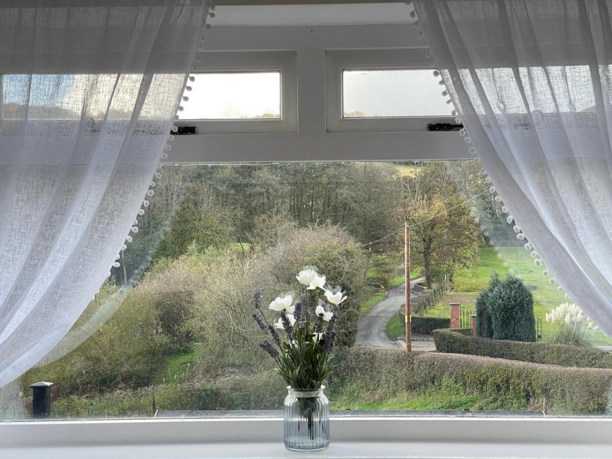 Tollgate House - Luxury Cozy Cottage - Huge Hot Tub - Alton Towers Cheadle  Kültér fotó